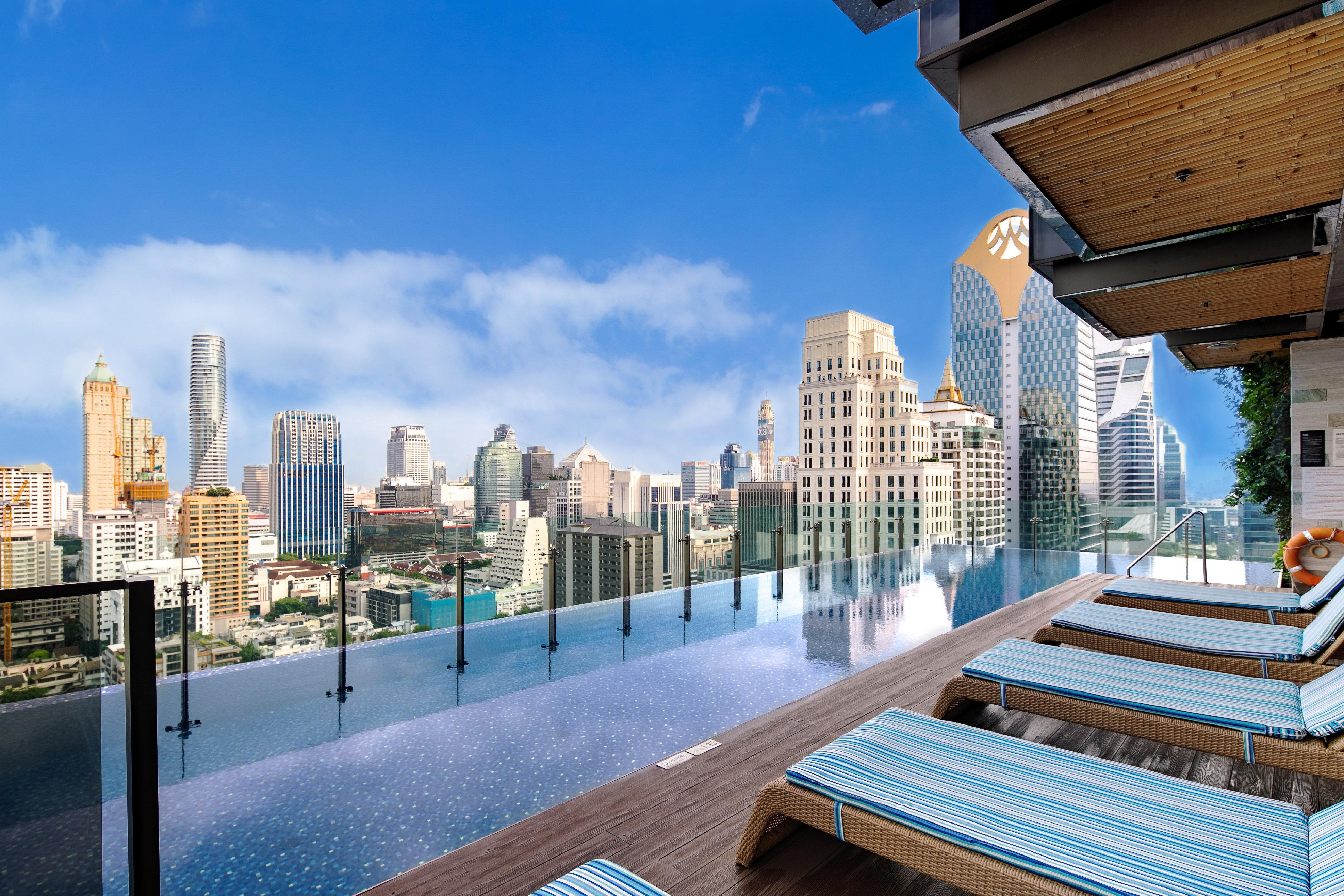 Hotel Indigo Bangkok Wireless Road By Ihg Banguecoque Exterior foto The rooftop pool at The Standard, East Village